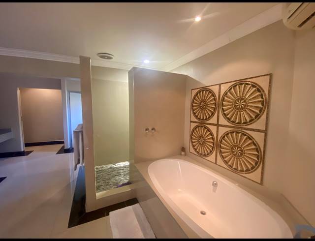 4 BEDROOM HOUSE TO LET IN MEER EN SEE